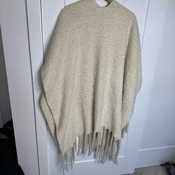 Free People Ivory Knit Fringe Trim Shawl Sweater Boho - Picture 5 of 5